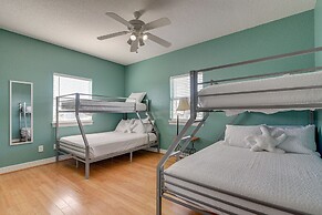 Waterfront Sargent Home w/ Kayaks & Boat Dock!