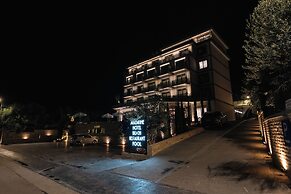 Mazarine Hotel