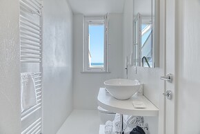 Supporter Deluxe Hotel