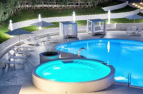 Supporter Deluxe Hotel