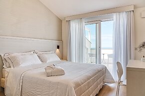 Supporter Deluxe Hotel