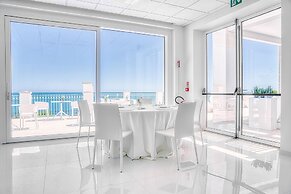 Supporter Deluxe Hotel