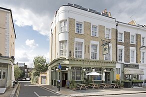 Spacious Studio Suite Near Regents Park