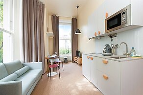 Spacious Studio Suite Near Regents Park