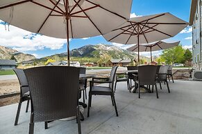 Cobblestone Hotel & Suites - Alpine