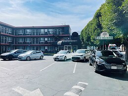 Symphony Inn