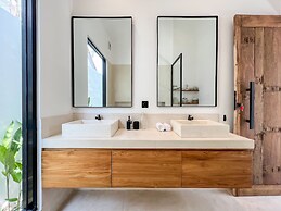 KAKAO Villas Kedungu