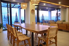 Sunrise City View Villa 9 Bedrooms with a Heated Private Swimming Pool