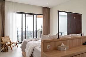 Sunrise City View Villa 9 Bedrooms with a Heated Private Swimming Pool