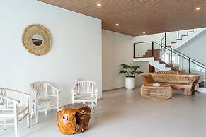 Sunrise City View Villa 9 Bedrooms with a Heated Private Swimming Pool