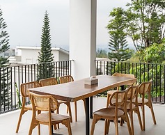 Sunrise City View Villa 9 Bedrooms with a Heated Private Swimming Pool