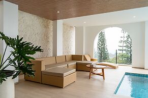 Sunrise City View Villa 9 Bedrooms with a Heated Private Swimming Pool