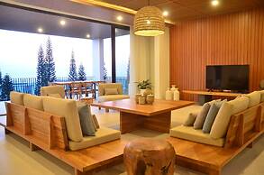 Sunrise City View Villa 9 Bedrooms with a Heated Private Swimming Pool