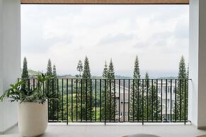 Sunrise City View Villa 9 Bedrooms with a Heated Private Swimming Pool