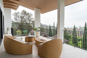 Sunrise City View Villa 9 Bedrooms with a Heated Private Swimming Pool