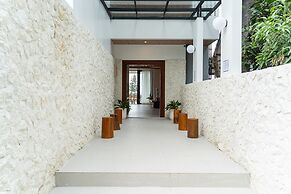 Sunrise City View Villa 9 Bedrooms with a Heated Private Swimming Pool