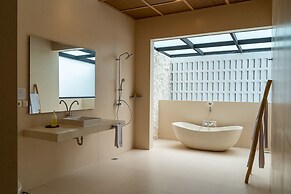 Sunrise City View Villa 9 Bedrooms with a Heated Private Swimming Pool