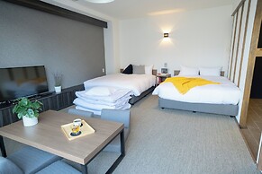 WAYFARER Shinsaibashi