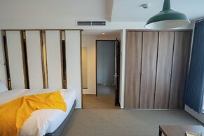 WAYFARER Shinsaibashi