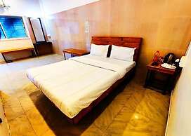 Shrubbery Palms Resort