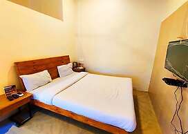 Shrubbery Palms Resort