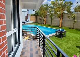 Shrubbery Palms Resort