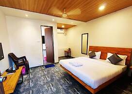 Shrubbery Palms Resort