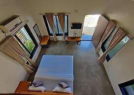 Shrubbery Palms Resort