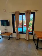 Shrubbery Palms Resort