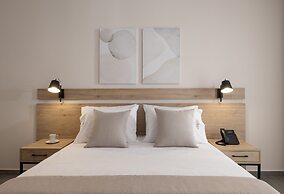 Calives Premium Stay