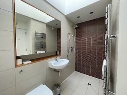 Luxurious Two Bedroom Penthouse