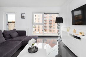 Lux 3 Bedroom Flat by Renters Prestige