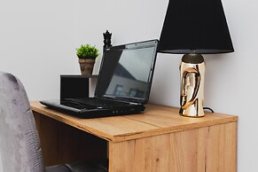 Lux 3 Bedroom Flat by Renters Prestige