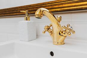 Lux 3 Bedroom Flat by Renters Prestige