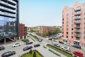 Lux 3 Bedroom Flat by Renters Prestige