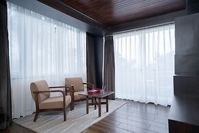 The West Gate Posada By Summit