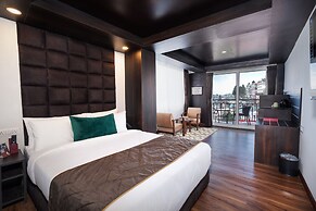 The West Gate Posada By Summit