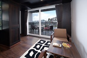 The West Gate Posada By Summit