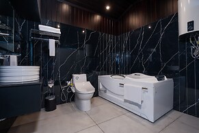 The West Gate Posada By Summit