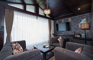 The West Gate Posada By Summit