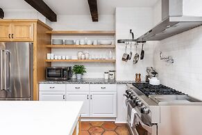 Grape Escape Inn & Suites