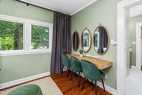 Grape Escape Inn & Suites