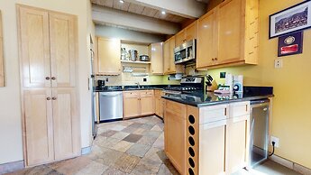 Val D'isere #8 3 Bedroom Condo by RedAwning