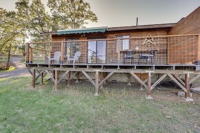 Cozy Central Point Bungalow on Working Winery!