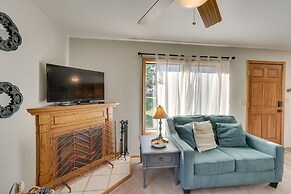 Cozy Central Point Bungalow on Working Winery!