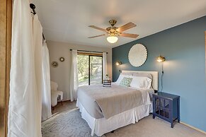 Cozy Central Point Bungalow on Working Winery!