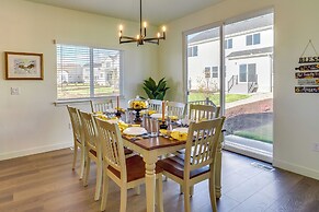 Modern Farmhouse in Herriman w/ Mountain Views!