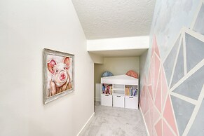 Modern Farmhouse in Herriman w/ Mountain Views!