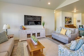 Modern Farmhouse in Herriman w/ Mountain Views!