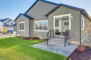 Modern Farmhouse in Herriman w/ Mountain Views!